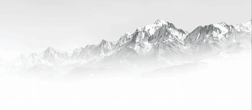 Papier peint bureau Mont Blanc dans la brume noir & blanc