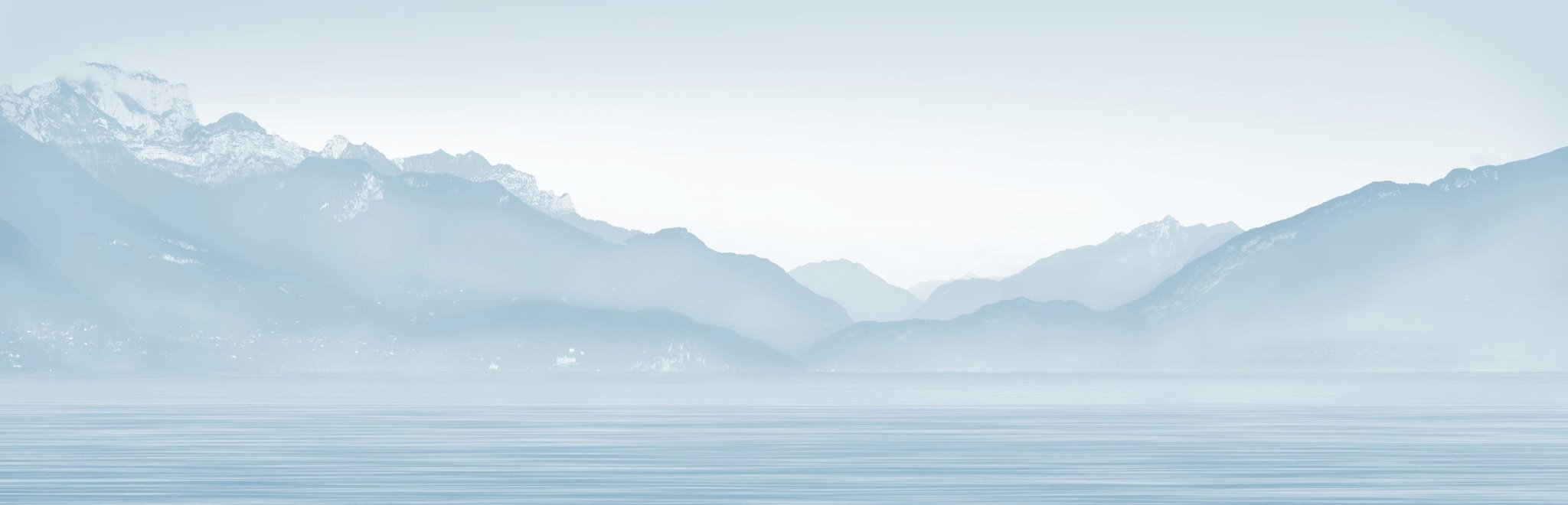 Papier peint Annecy et son lac paisible, mural concept, tendance