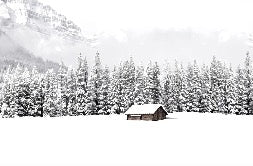 Papier peint panoramique chalet en montagne