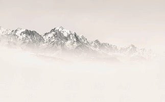 Il Monte Bianco nella nebbia seppia
