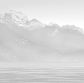 Carta da parati Annecy e il suo tranquillo lago in bianco e nero