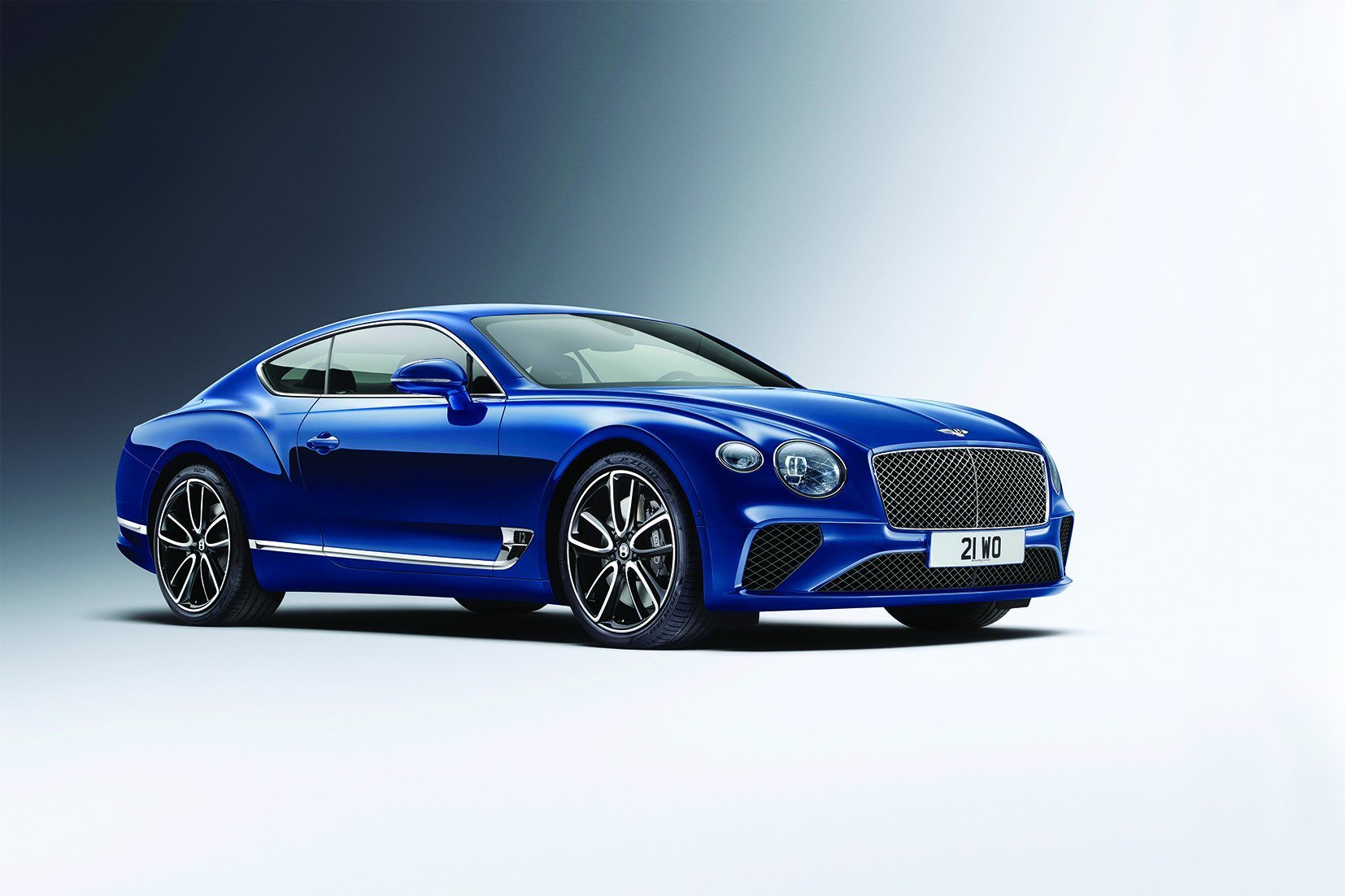 Papier peint panoramique voiture luxe 3D - papier peint sur mesure francais - muralconcept